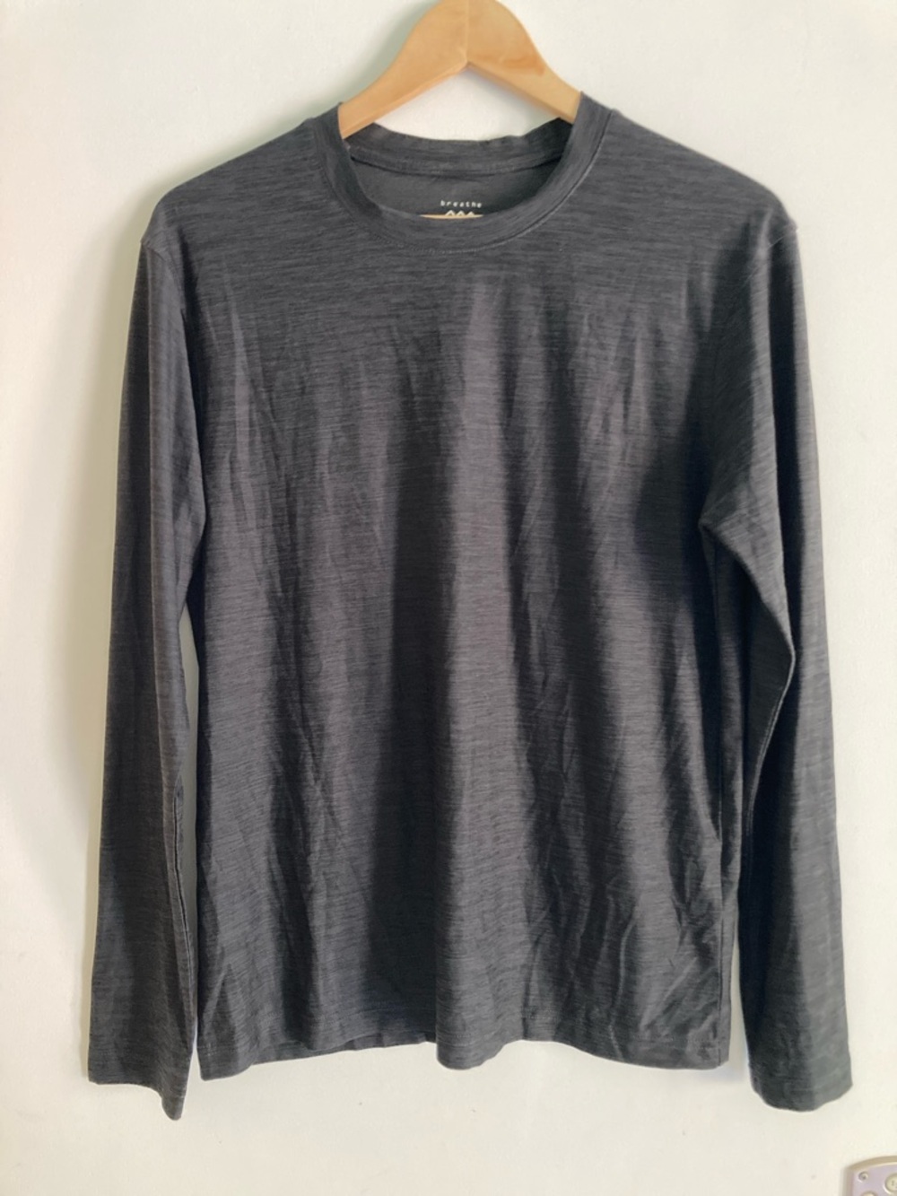LEG3ND Mens Size M Gray Long Sleeve Athletic Tee Layering Top